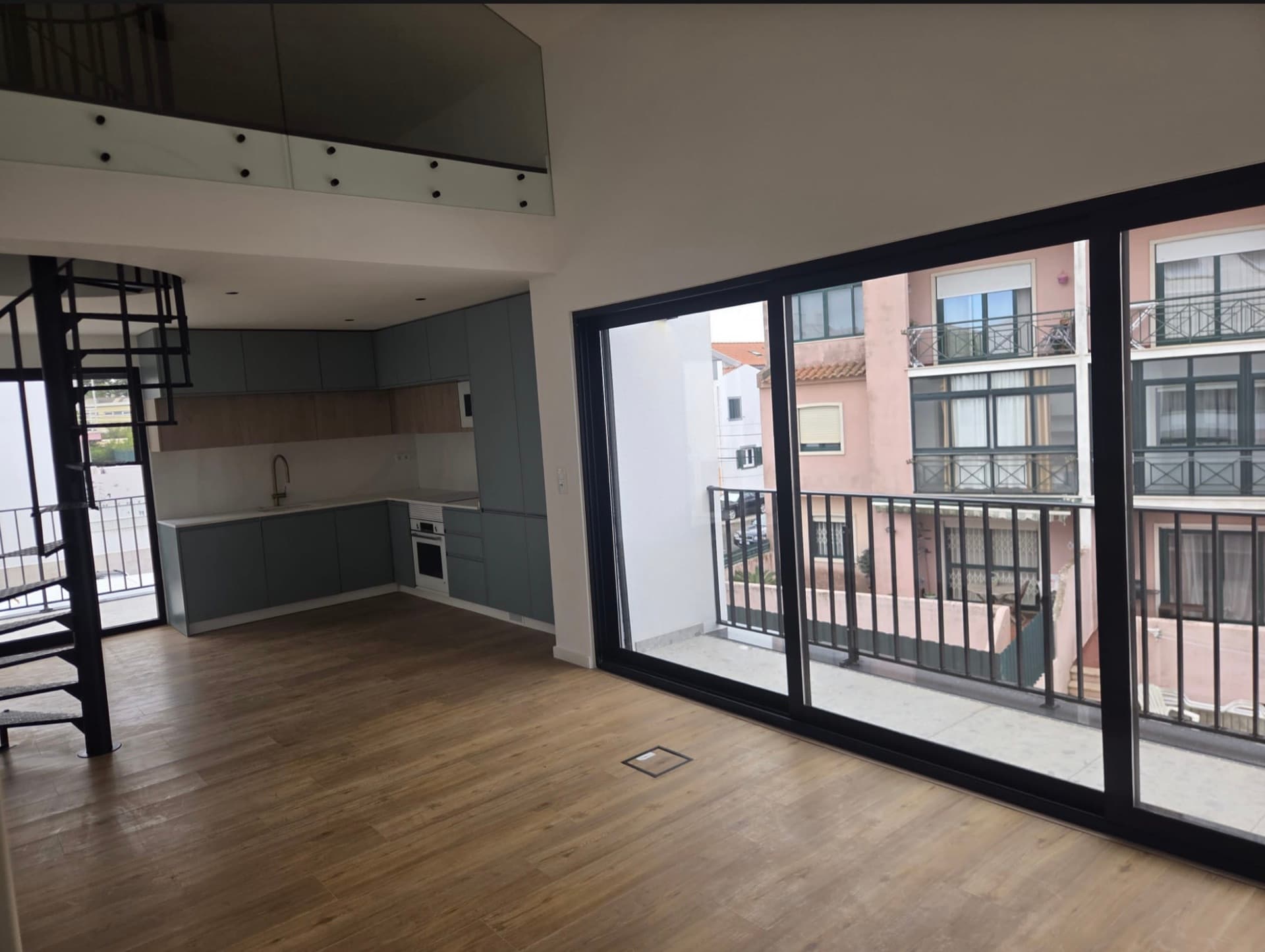 T2+1 novo no último piso, com churrasqueira · Alcabideche — Cascais · Alcabideche